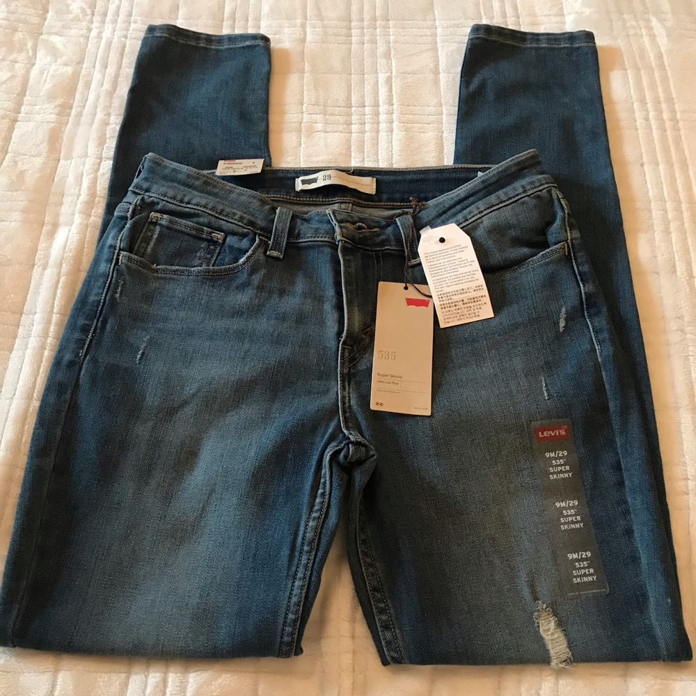 NWT Levi’s 535 Super Skinny Jeans 9M/29